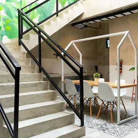 Fybed Aparthotel Semarang Buitenkant foto