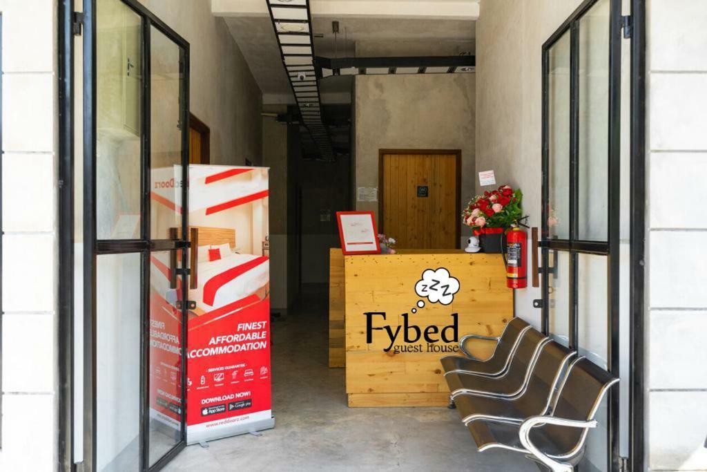 Fybed Aparthotel Semarang Buitenkant foto