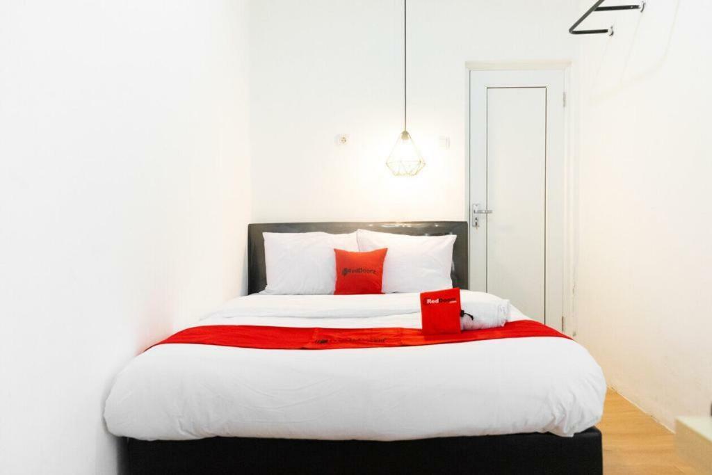 Fybed Aparthotel Semarang Buitenkant foto