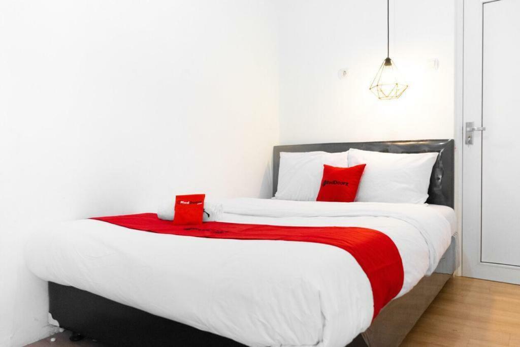 Fybed Aparthotel Semarang Buitenkant foto