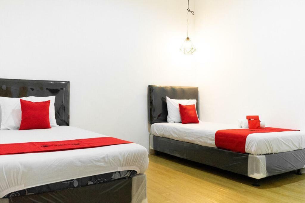 Fybed Aparthotel Semarang Buitenkant foto