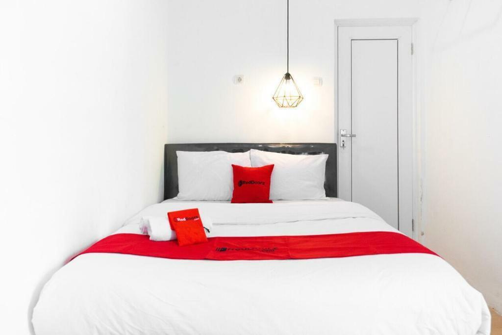 Fybed Aparthotel Semarang Buitenkant foto