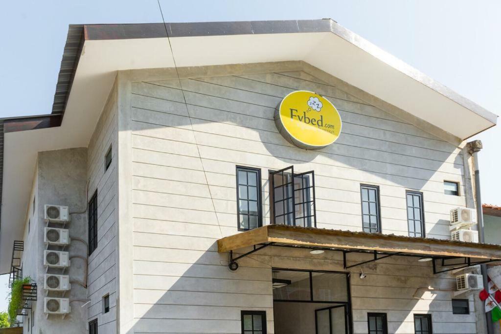 Fybed Aparthotel Semarang Buitenkant foto